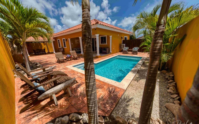 Beautiful private pool oasis